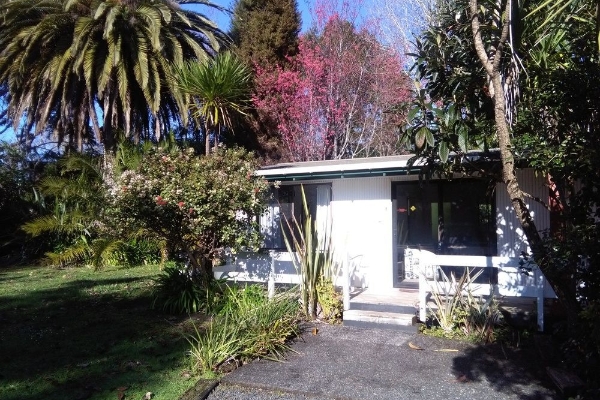 Colonial House Motel